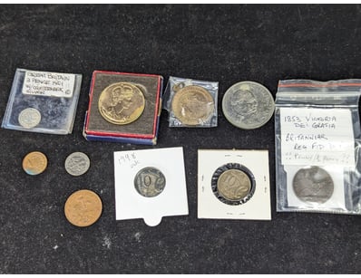 BRITISH ROYAL COMMEMORATIVE COIN COLLECTION INCLUD...