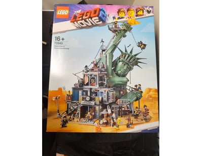 **UNRESERVED** COOKIE'S LIFETIME COLLECTION OF ... - Lot 932