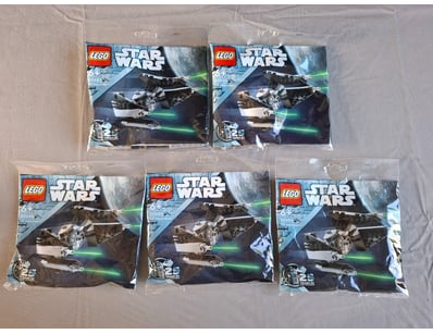 **UNRESERVED** LIFETIME COLLECTION OF LEGO PART... - Lot 380