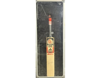 FRAMED AND SIGNED SACHIN TENDULKAR CRICKET BAT