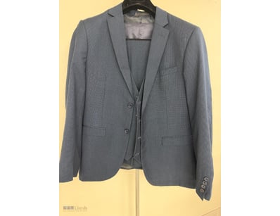 SCUZZATTI 3 PIECE POLY WOLOL MEN SUIT SLIM FIT

Ma...
