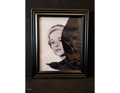 AUTOGRAPHED PHOTO OF ACTRESS TIPPI HENDREN FROM TH...