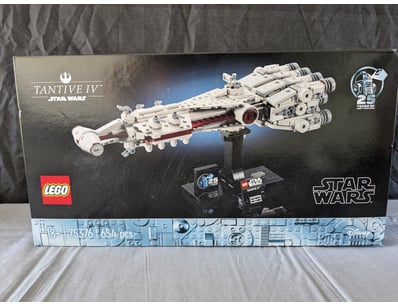 **UNRESERVED** LIFETIME COLLECTION OF LEGO PART... - Lot 147