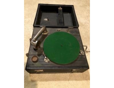 Curios & Collectables (A978) - Lot 677