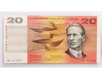 AUSTRALIAN $20 PAPER BANKNOTE

Condition: Vf

...