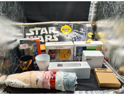 VINTAGE STAR WARS PINBALL MACHINE WITH ORIGINAL PA...