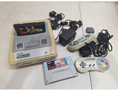 Gadgets, Music & Pastimes (A985) - Lot 251