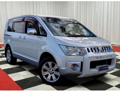 <b>2011 Mitsubishi Delica DBA-C5W - White - 112,41...