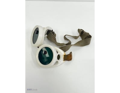 WW2 MILITARY SUN GOGGLES

Item Size: Height: 5cm, ...