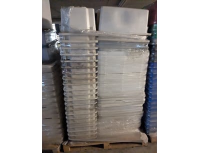 Large bulk lot of white plastic takeaway food cont...