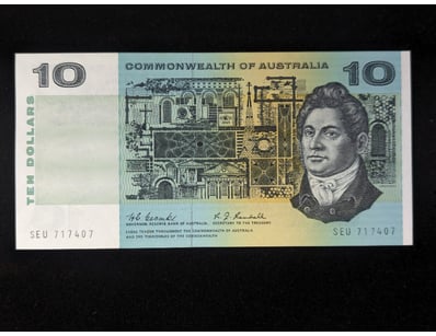 R302 1967 AUSTRALIAN TEN DOLLAR BANKNOTE SIGNED BY...