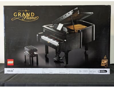 **UNRESERVED** LIFETIME COLLECTION OF LEGO PART... - Lot 579