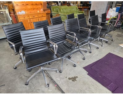 12x Office Chairs on Castor Wheels
Note: Condition...