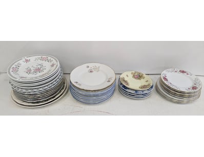 VINTAGE FLORAL PORCELAIN DINNERWARE COLLECTION

...