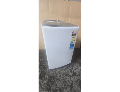 Washing machine, Haier 6L top load , model HWMSP60...
