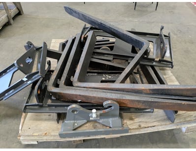 Sporting Gear, Home & Decor (WAA980) - Lot 122