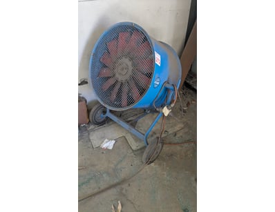 Mostly UNRESERVED POLY TANKs Manufacturer CLOSU... - Lot 272