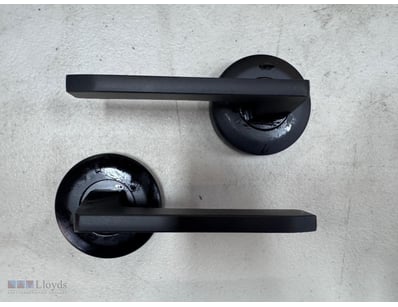 DL1900ELBMB, Elba Round Passage Lever Set MB
BID ...