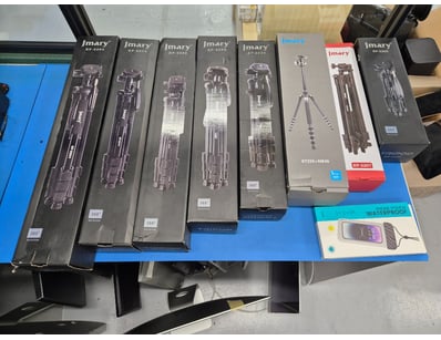 Dyson, Apple & Other Major Brand Reseller Liquid... - Lot 84