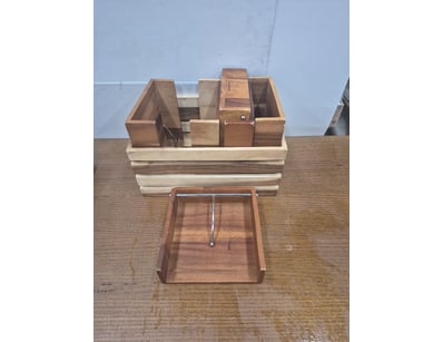 Mix of napkin holders. Wooden finish. 

Sold as lo...