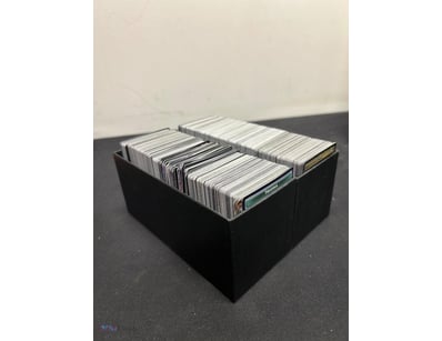 BULK LOT HOLDS A LARGE COLLECTION OF MAGIC: THE GA...