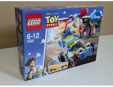 LEGO TOY STORY 7590 BUZZ'S STAR COMMAND SPACESHIP ...