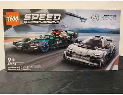 **UNRESERVED** LIFETIME COLLECTION OF LEGO PART... - Lot 929