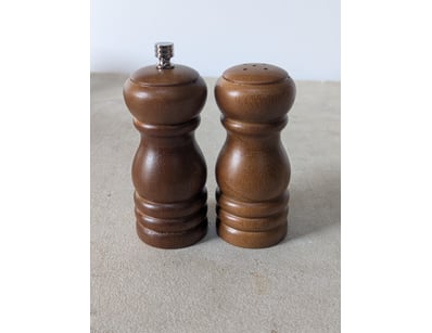 Salt and pepper shakers, timber 

SOLD AS LOT
...