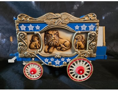 JIM BEAM DECANTER CIRCUS WAGON

Item Size: Height:...