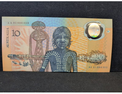 AUSTRALIA COMMEMORATIVE $10 POLYMER NOTE 1988

R...