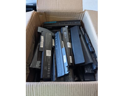 Bulk lot of laptop batteries for parts or repair. ...