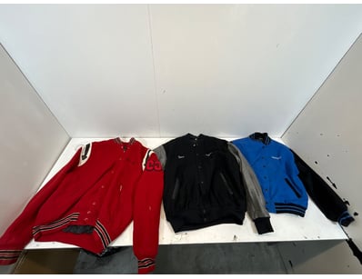 Entire Vintage Clothing Store Liquidation (ON11... - Lot 139