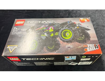 **UNRESERVED** LIFETIME COLLECTION OF LEGO PART... - Lot 629