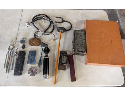 Gadgets, Music & Pastimes (A1002) - Lot 53