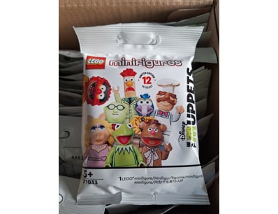 **UNRESERVED** LIFETIME COLLECTION OF LEGO PART... - Lot 225