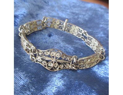 Vintage Estate Jewellery & Collectables (A992) - Lot 17