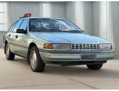 <b>1989 Ford Fairlane NC II Sedan - Green - 89,787...