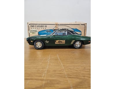 Mancave & Memorabilia (A1007) - Lot 504