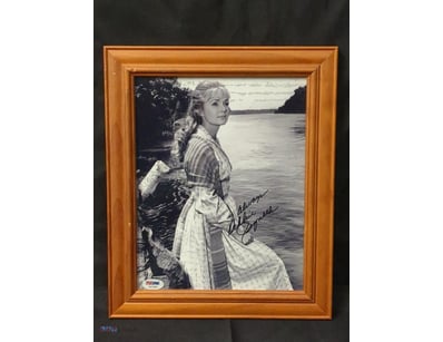 THIS IMAGE SHOWS A BLACK AND WHITE PHOTOGRAPH OF D...