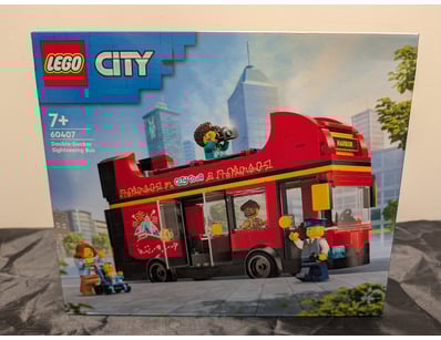 **UNRESERVED** LIFETIME COLLECTION OF LEGO PART... - Lot 352