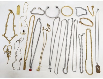 UNRESERVED Airport - Lost Property (A980) - Lot 288