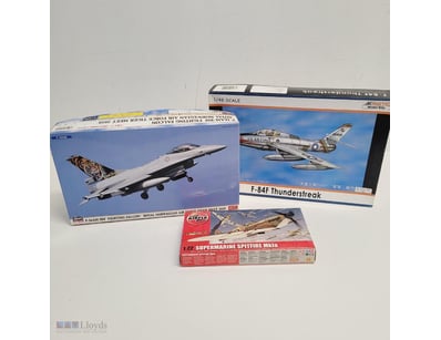 LOT OF THREE UNASSEMBLED AIRCRAFT MODEL KITS - F-1...