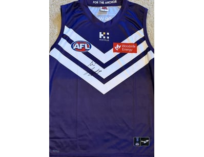 NAT FYFE SIGNED FREMANTLE SIGNED GUERSEY

A Freman...