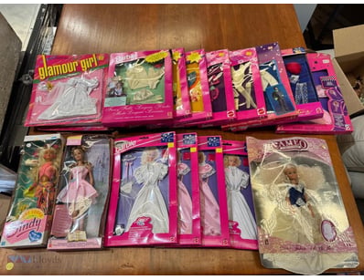 Vintage Barbie doll collection comprising dolls an...
