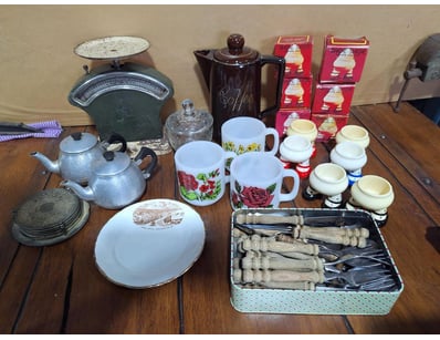 Antiques, Vintage & Interior Treasures (A998) - Lot 2100