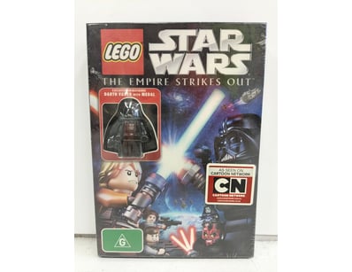 Lego DVD Star Wars The Empire Strikes Out. Exclusi...