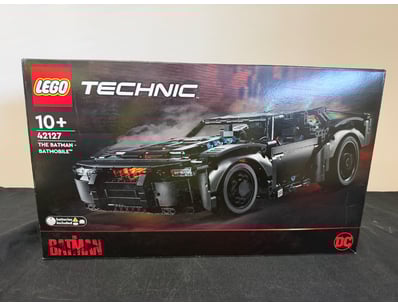 **UNRESERVED** LIFETIME COLLECTION OF LEGO PART... - Lot 631