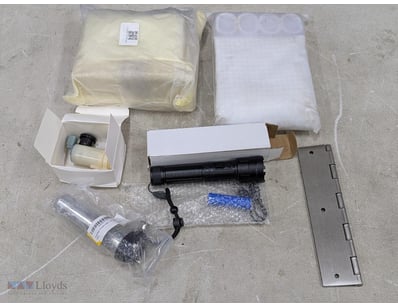 Professional tactical flashlight kit comprising a ...