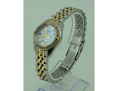 CITIZEN  MOTHER OF PEARL      

DIAL: MOTHER-OF-...