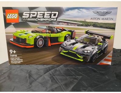 **UNRESERVED** LIFETIME COLLECTION OF LEGO PART... - Lot 928